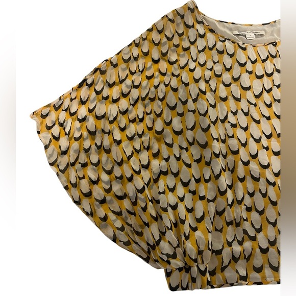 Diane Von Furstenburg Yellow Print Silk Top. Size S - Picture 5 of 7